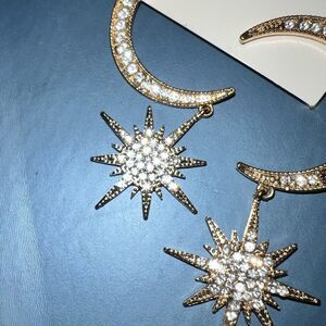 🌙 Betsey Johnson sparkling crystal celestial moon & star dangle earrings 🌙